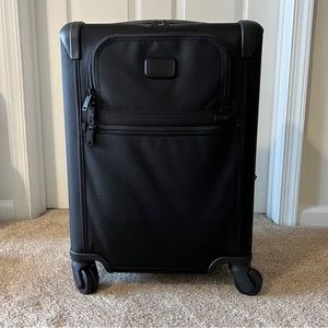 Tumi Expandable 4-Wheeled Carry-on
